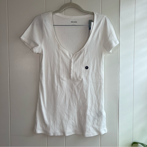 Hollister Tops - Hollister Women's White Short Sleeve Button Tee size Large NWT